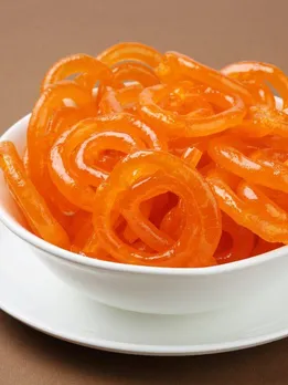 क्या जलेबी और रबड़ी माइग्रेन से निपटने में करते हैं मदद?