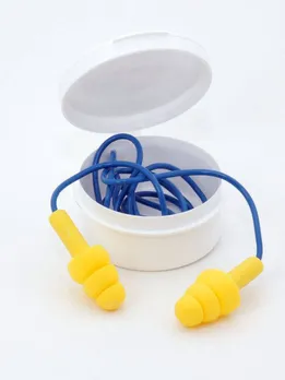 इयरफोन का प्रयोग करते समय किन बातों का ध्यान रखना चाहिए