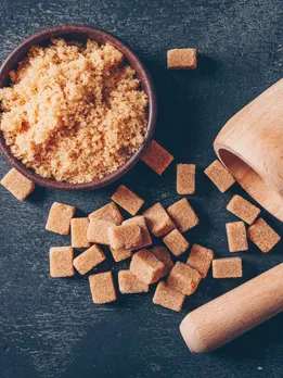 खाना खाने के बाद गुड़ खाने के 5 जबरदस्त फायदे