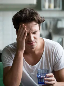 हैंगओवर की दिक्कत से निजात दिला सकते हैं ये योगासन, हैं बेहद आसान