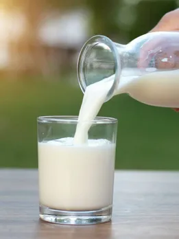 तो इस कारण थोड़ी-थोड़ी देर में नहीं उबालना चाहिए दूध