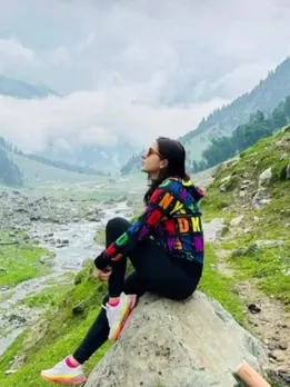 कश्मीर की खूबसूरत वादियों में सारा अली खान