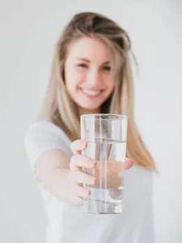 नमक और चीनी का घोल पीने के ये हैं जबरदस्त फायदे