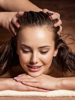 सोने से पहले सिर की मालिश करने के ये हैं जबरदस्त फायदे