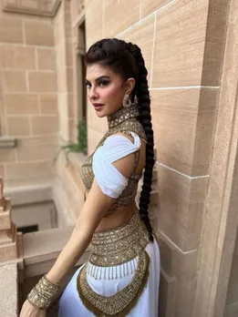 काफी हटकर है जैकलीन फर्नांडिज का लेटेस्ट लुक
