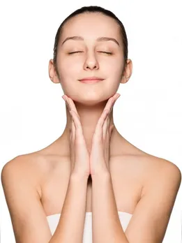 नारियल तेल की मदद से ऐसे हटाएं गर्दन पर जमी मैल