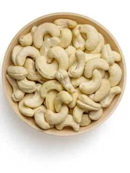 रात में सोने से पहले खाएं काजू और किशमिश, मिलेंगे कई फायदे