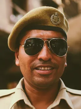 पुलिस को हिंदी में क्या कहते हैं? दिमाग में बज जाएगा सायरन