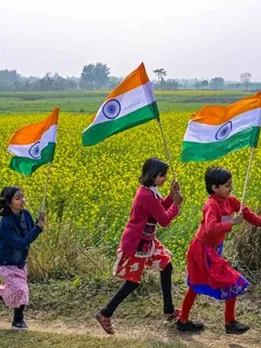 Republic Day Quotes: सारे जहां से अच्छा हिंदोस्तां हमारा...देखें बेस्ट कोट्स