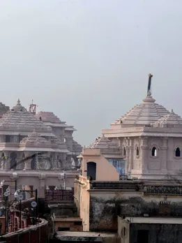 अयोध्या राम मंदिर की नई तस्वीरें, दिखी रामलला की भी पहली झलक