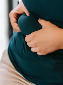 रात में की गई इन गलतियों की वजह से भी बढ़ता है वजन