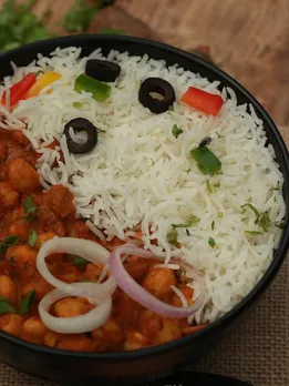 क्या चावल खाने से सच में बढ़ता है वजन? जानिए क्या होता है सेहत पर असर