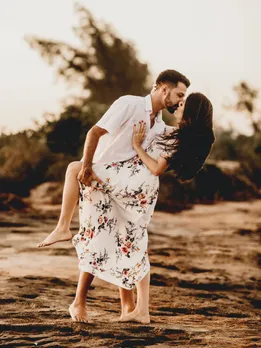 जानिए किस देश में हुआ था पहला Kiss