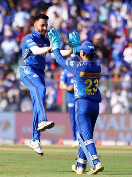 IPL में सबसे कम रन देकर सबसे ज्यादा विकेट लेने वाले गेंदबाज