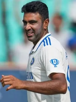 टेस्ट में एक टीम के खिलाफ सबसे ज्यादा विकेट लेने वाले भारतीय बॉलर्स