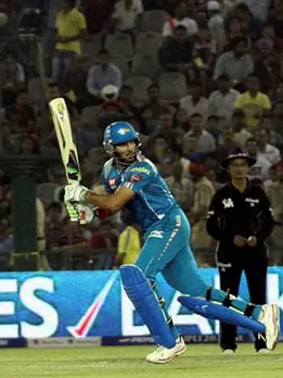 IPL के किसी मैच में अर्धशतक ठोकने और 4 विकेट लेने वाले खिलाड़ी