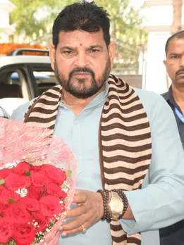 घर में है 5 बंदूकें और लग्जरी गाड़ियां, इतनी संपत्ति के मालिक हैं बृजभूषण सिंह