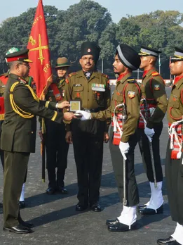 सेना में किस तरह से बन सकते हैं अधिकारी