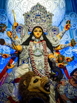 Navratri 2024: मां कालरात्रि की आरती, जानें पूजा में किन मंत्रों का करना चाहिए जप