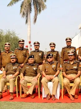 पुलिस में किस अधिकारी को मिलते हैं कितने स्टार