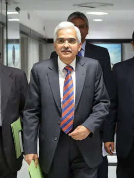 RBI गवर्नर को कितनी मिलती है सैलरी?
