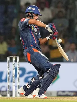 IPL में नंबर 8 पर सर्वोच्च स्कोर