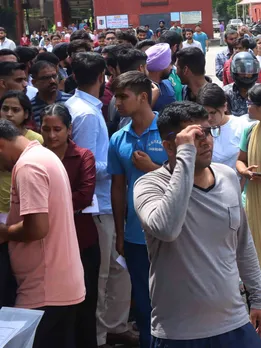 NEET 2024 का ड्रेस कोड, ऐसे कपड़े पहने तो नहीं दे पाएंगे परीक्षा