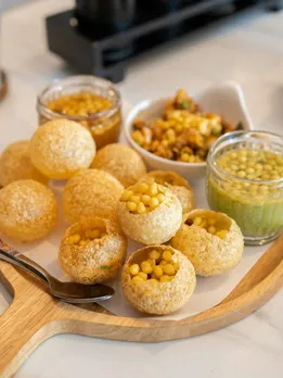 कर रहा है कुछ लजीज खाने का मन! ये 7 चटपटी चाट आपकी शाम को बना सकती हैं मजेदार