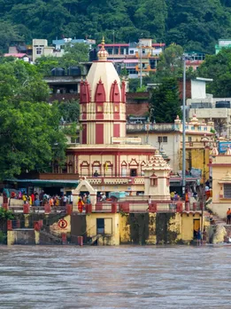 लाइफ में एक बार जरूर ऋषिकेश के इन 5 जगहों पर घूमने जाएं