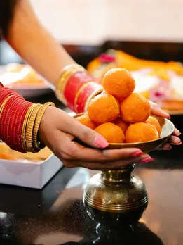 नवरात्रि के 9 दिन माता को क्या-क्या भोग लगाएं?
