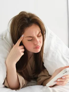 सुबह उठते ही इन 5 चीजों को देखने से पूरा दिन हो सकता है खराब