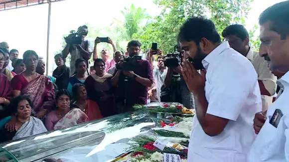 CHANDY OOMMNA