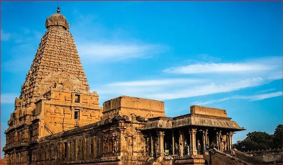 മുണ്ടും ഷര്‍ട്ടും, സാരിയും ചുരിദാറും; തഞ്ചാവൂര്‍ ബൃഹദീശ്വര ക്ഷേത്രത്തിലെത്തുന്ന ഭക്തര്‍ക്ക് ഡ്രസ് കോഡ്