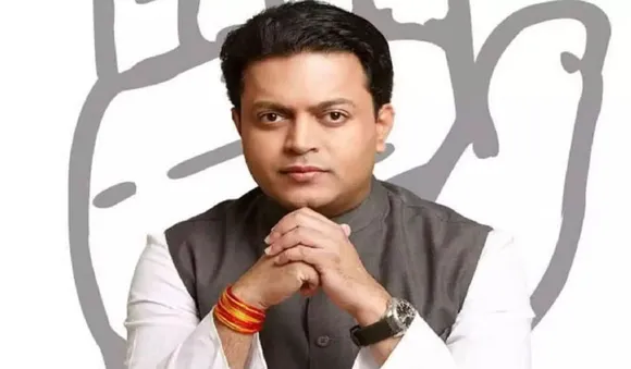  വിലാസ് റാവു ദേശ്മുഖിന്റെ മകൻ അമിത് കോൺ​ഗ്രസ് വിട്ട് ബി.ജെ.പിയിലേയ്ക്ക്? അഭ്യൂഹം ശക്തം