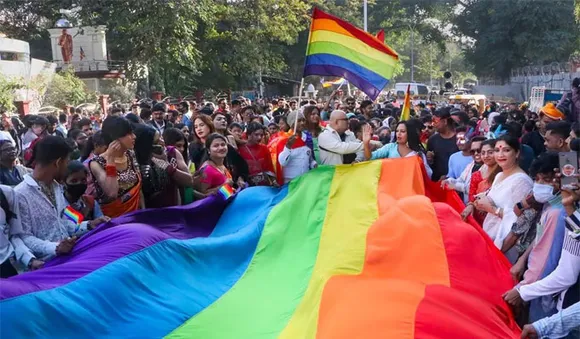 സ്വവർഗ വിവാഹ വിധി പുനഃപരിശോധിക്കണമെന്ന് ആവശ്യപ്പെട്ട് സുപ്രീം കോടതിയിൽ ഹർജി