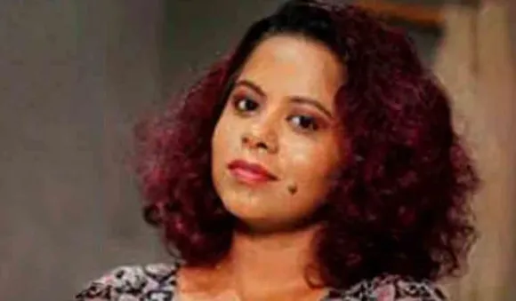 കാസര്‍കോട്ട് റെയില്‍വെ ട്രാക്കില്‍ യുവതി മരിച്ച നിലയില്‍