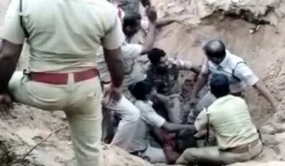 നിര്‍മാണപ്രവര്‍ത്തനത്തിനിടെ മണ്ണിടിഞ്ഞുവീണു; വേളിയില്‍ ഇതര സംസ്ഥാന തൊഴിലാളിക്ക് ദാരുണാന്ത്യം