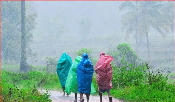 സംസ്ഥാനത്ത് ഒറ്റപ്പെട്ട ശക്തമായ മഴ; കടലാക്രമണത്തിനും സാധ്യത, പ്രത്യേക മഴ മുന്നറിയിപ്പില്ല