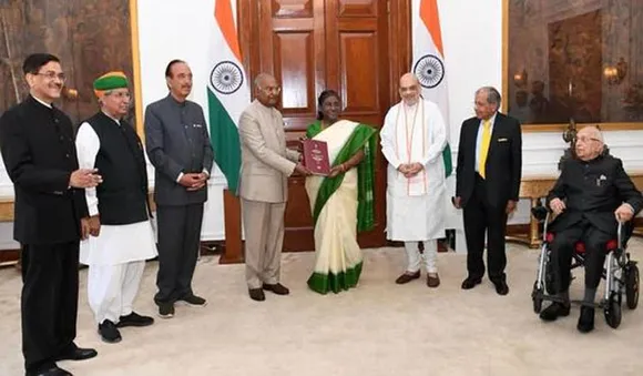 'ഒരു രാജ്യം ഒരു തെരഞ്ഞെടുപ്പ്'; രാംനാഥ് കോവിന്ദ് അധ്യക്ഷനായ സമിതിയുടെ റിപ്പോർട്ട് രാഷ്ട്രപതിക്ക് കൈമാറി