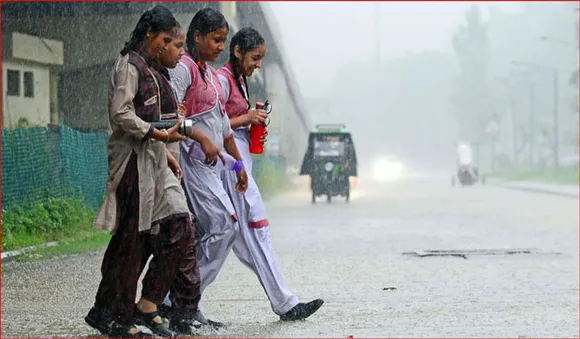 അതിശക്തമായ മഴയ്ക്ക് സാധ്യത; തമിഴ്‌നാട്ടിലെ ചില ജില്ലകളിലെ വിദ്യാഭ്യാസ സ്ഥാപനങ്ങള്‍ക്ക് അവധി