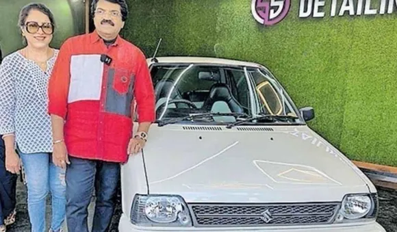 ഓർമകൾക്കെന്ത് സുഗന്ധം..; പഴയ കാറ് മിനുക്കി എം.ജി.ശ്രീകുമാർ