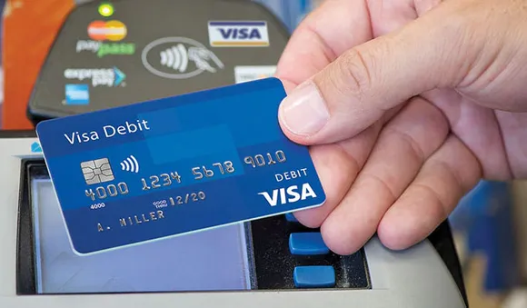ഡെബിറ്റ് കാര്‍ഡുകളുടെ എണ്ണത്തില്‍ വന്‍ ഇടിവ്
