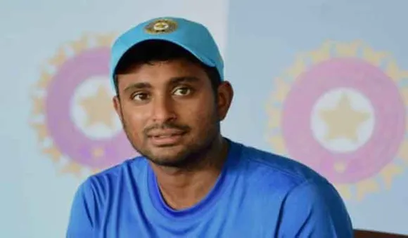 രാഷ്ട്രീയം വിട്ട അംബാട്ടി റായുഡു വീണ്ടും ക്രിക്കറ്റിലേക്ക്; മുംബൈ ഇന്ത്യന്‍സിന് വേണ്ടി കളിച്ചേക്കും