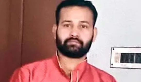 പാര്‍ലമെന്റ് അതിക്രമക്കേസിലെ മുഖ്യസൂത്രധാരന്‍ പിടിയില്‍; സ്റ്റേഷനില്‍ എത്തി കീഴടങ്ങി