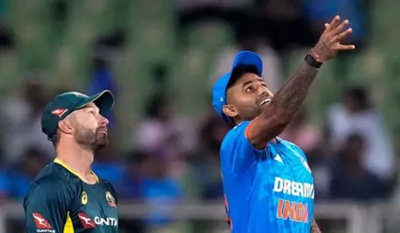 മൂന്നാം ടി20: ഓസ്‌ട്രേലിയക്ക് ടോസ്, ഇന്ത്യയെ ബാറ്റിംഗിന് അയച്ചു