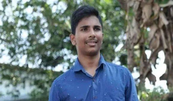 കോട്ടയത്ത് കുർബാനക്കിടയിൽ പതിനേഴുകാരൻ കുഴഞ്ഞു വീണ് മരിച്ചു