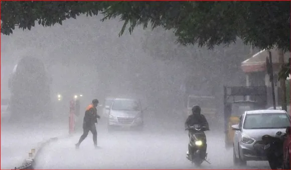 തെക്കന്‍ ജില്ലകളില്‍ കനത്ത മഴ; ശക്തമായ കാറ്റിനും സാധ്യത, 4 ജില്ലകളില്‍ യെല്ലോ അലര്‍ട്ട്