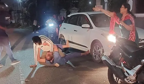 ആലുവയില്‍ യുവാവ് ദമ്പതികളെ അക്രമിച്ച ശേഷം കാറുമായി കടന്നു