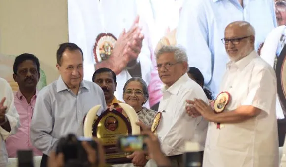 പി ജി ദേശീയ പുരസ്‌കാരം എന്‍ റാമിന് സമ്മാനിച്ചു