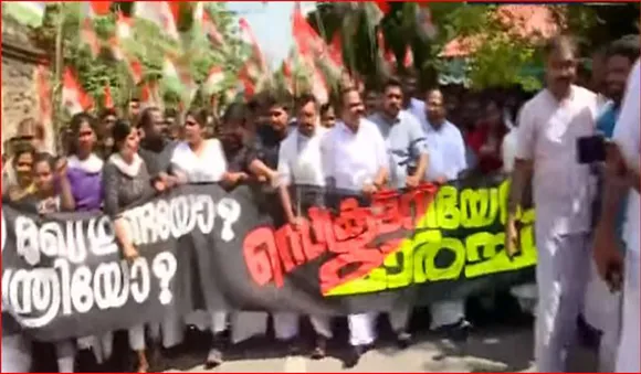 പൊലീസ് സ്റ്റേഷനുകളിലേക്ക് കോണ്‍ഗ്രസിന്റെ പ്രതിഷേധ മാര്‍ച്ച്; ഉന്തും തള്ളും, പലയിടത്തും സംഘര്‍ഷം